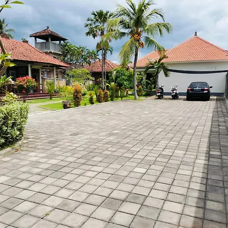 Bayumantra Bungalows