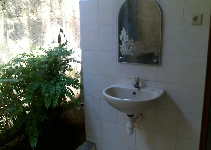 Bayumantra Gasthuis 3*